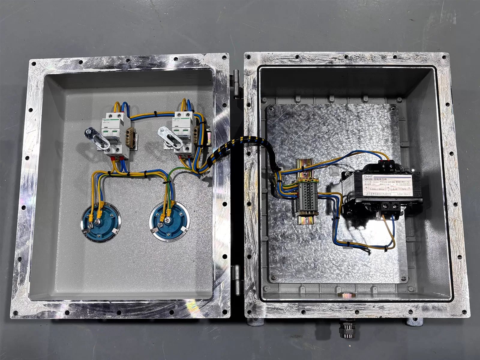 Explosion proof cabinet-1